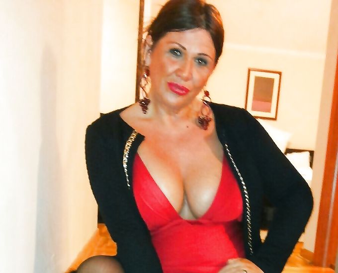 Mother showing her tits before bouncing on that dick