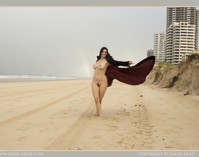 Bib boobed babe showing her body on the beach