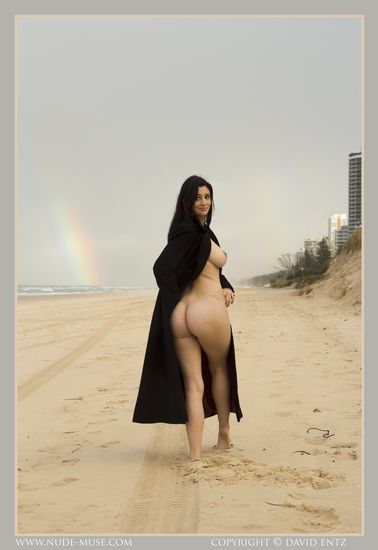 Bib boobed babe showing her body on the beach
