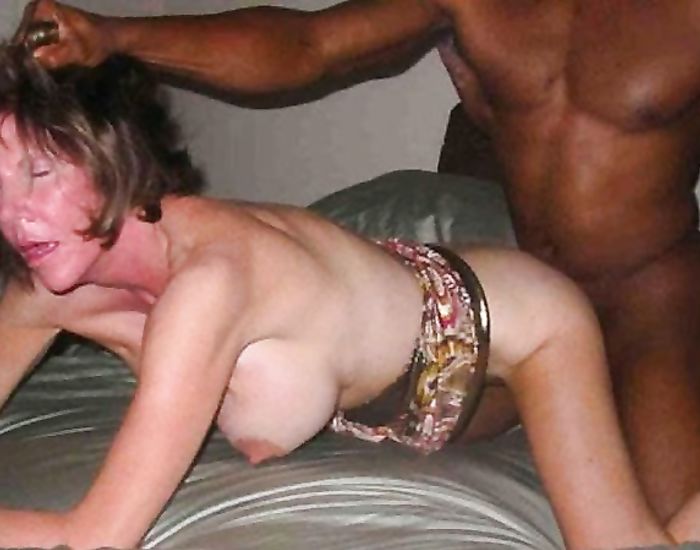 Compilation of interracial pictures focusing on moms
