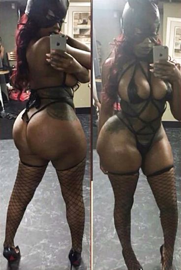 Superior black babe shows her awesome physique
